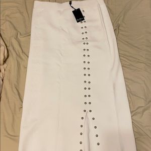 Stretchable skirt body-hugging